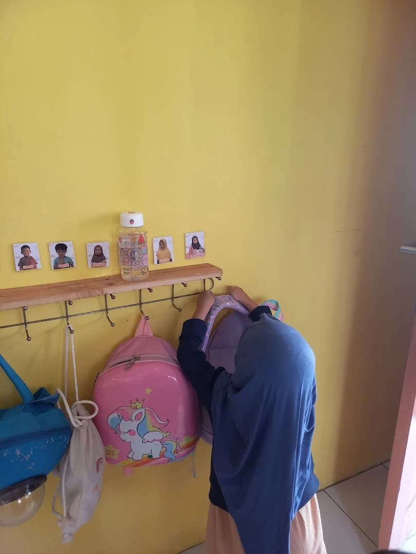 Kelas Stimulasi dan Bermain Montesori Teman Main Bunda Bekasi